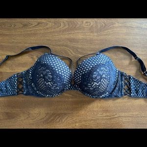 Victoria’s Secret Very Sexy Push-up Bra in Navy Blue Lace Floral, size 36D